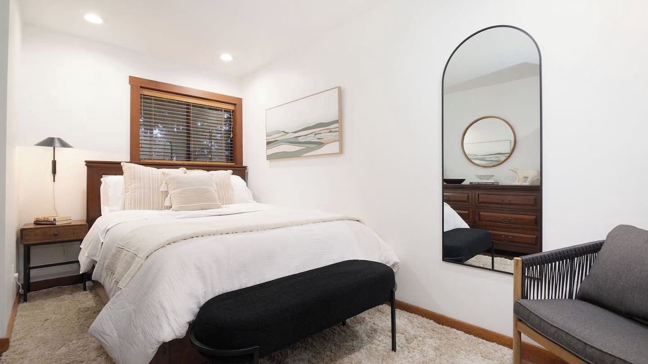 Photo of Bedroom in Upper Village