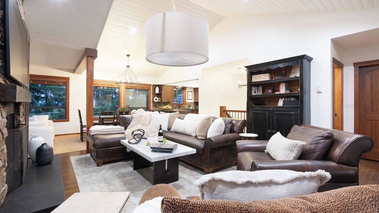 Photo of Livingroom in Upper Village