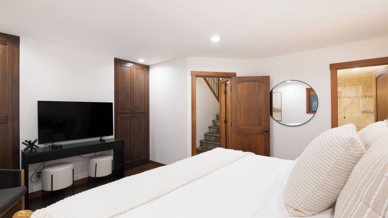 Photo of Bedroom in Upper Village