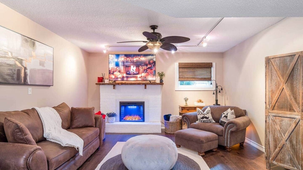 Photo of Livingroom in Wasaga Beach