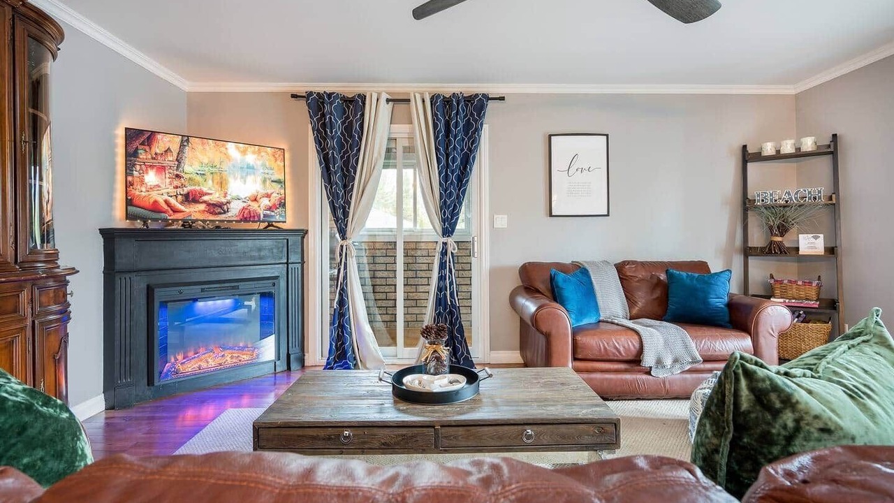 Photo of Livingroom in Wasaga Beach