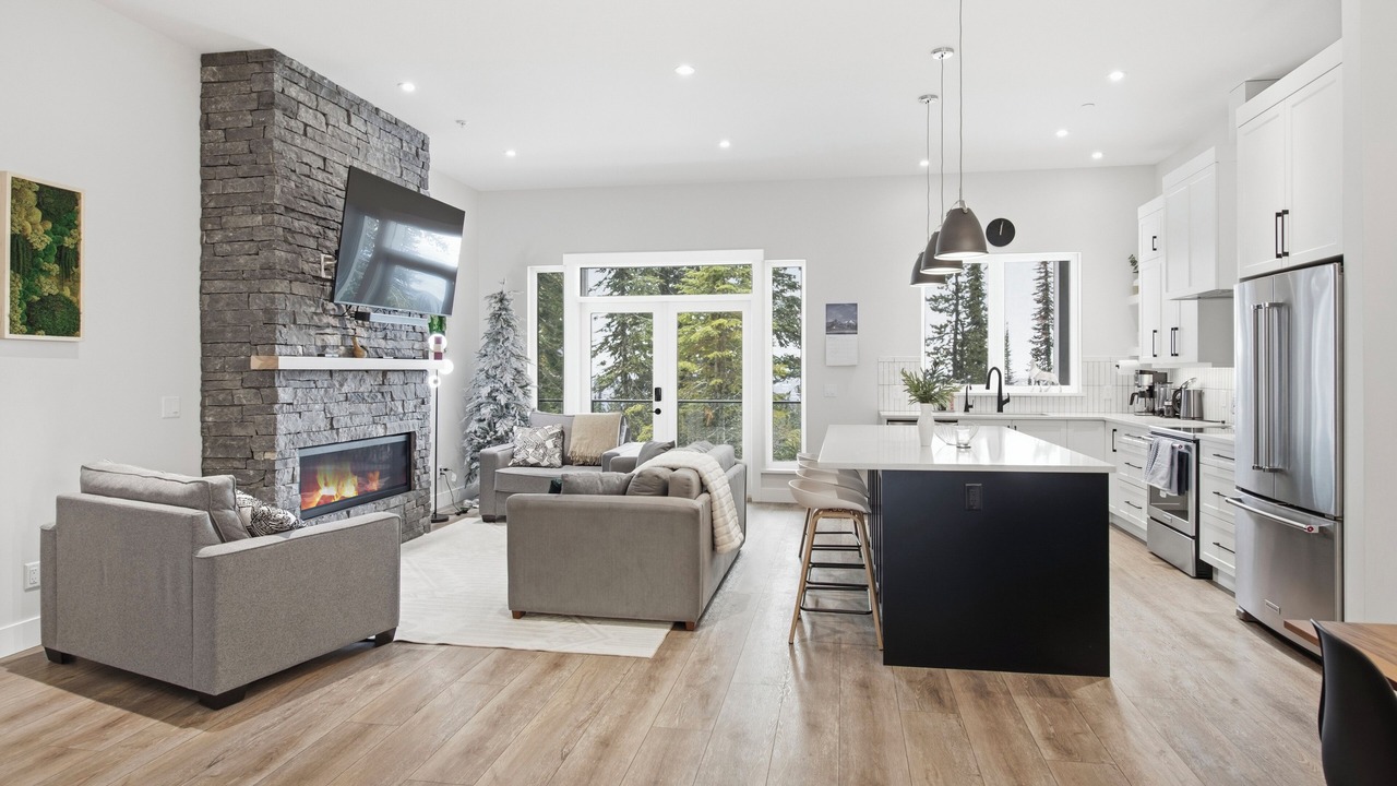 Photo of Livingroom in Silver Star Mountain