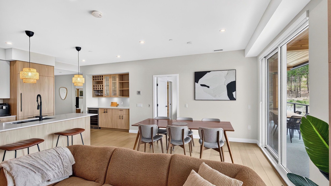 Photo of Livingroom in Central Okanagan