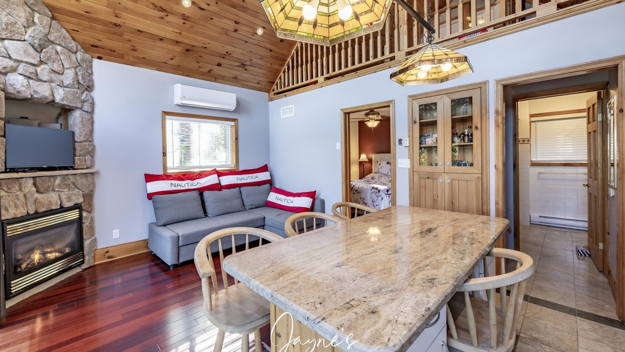 Photo of Livingroom in Gravenhurst