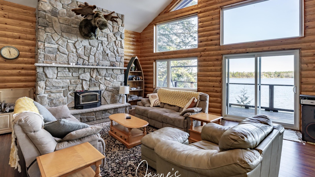 Photo of Bedroom in Gravenhurst