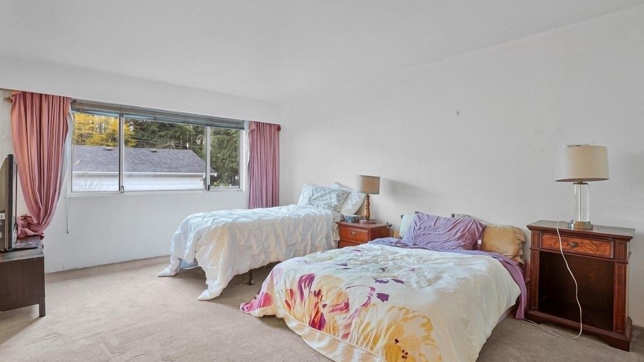Photo of Bedroom in Oakridge
