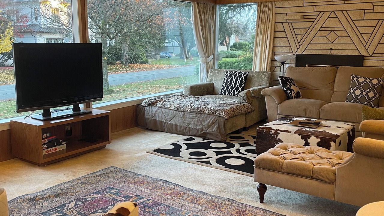 Photo of Livingroom in Oakridge