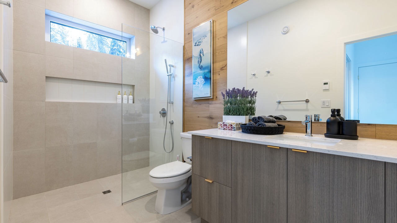 Photo of Bathroom in Golden