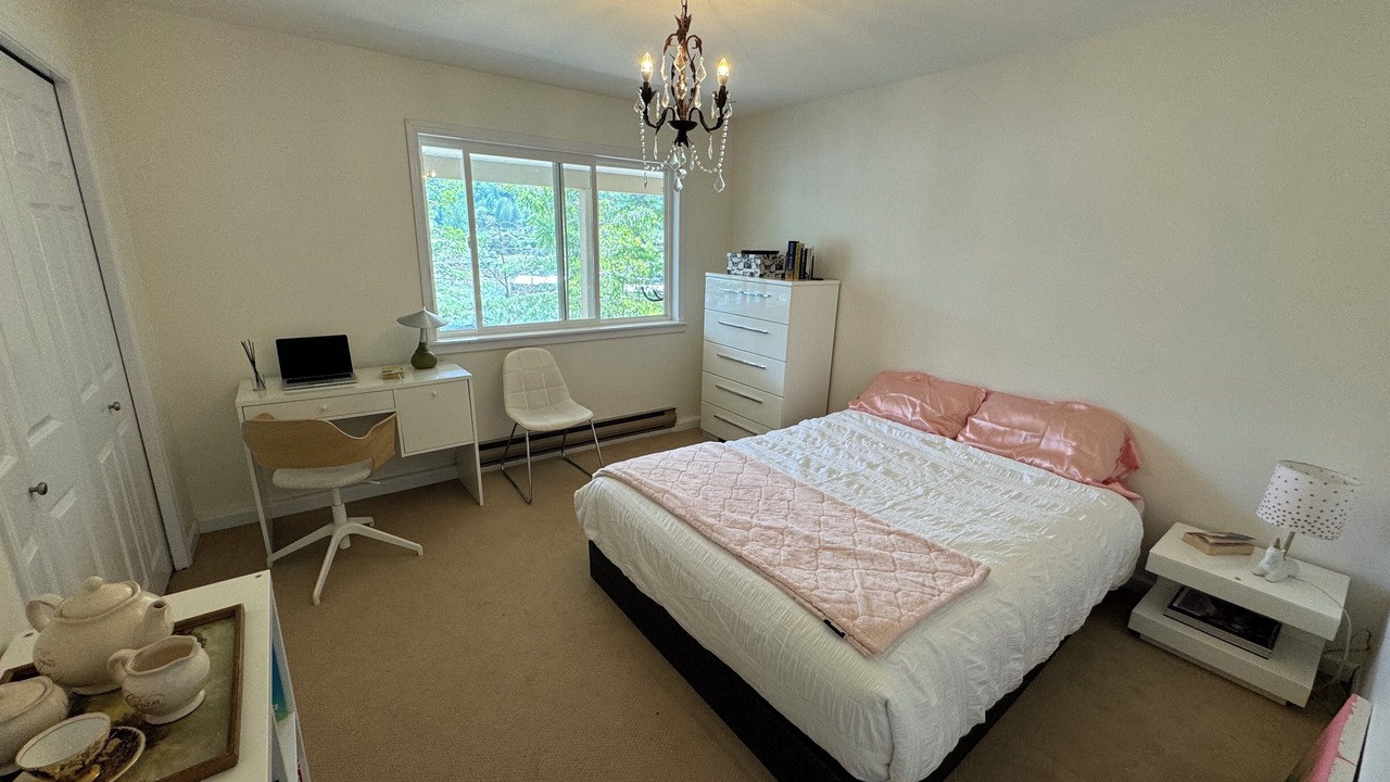 Photo of Bedroom in Garden Bay