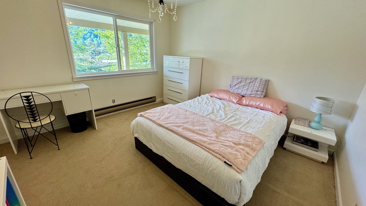 Photo of Bedroom in Garden Bay
