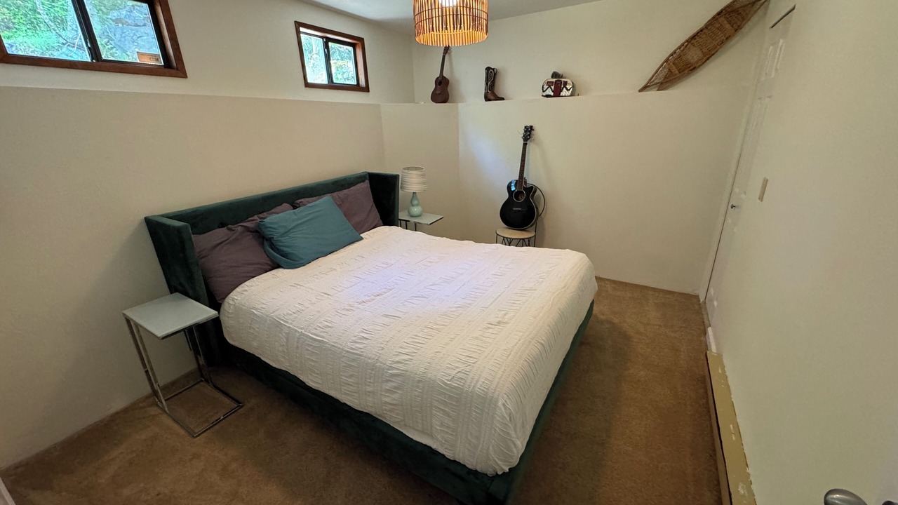 Photo of Bedroom in Garden Bay