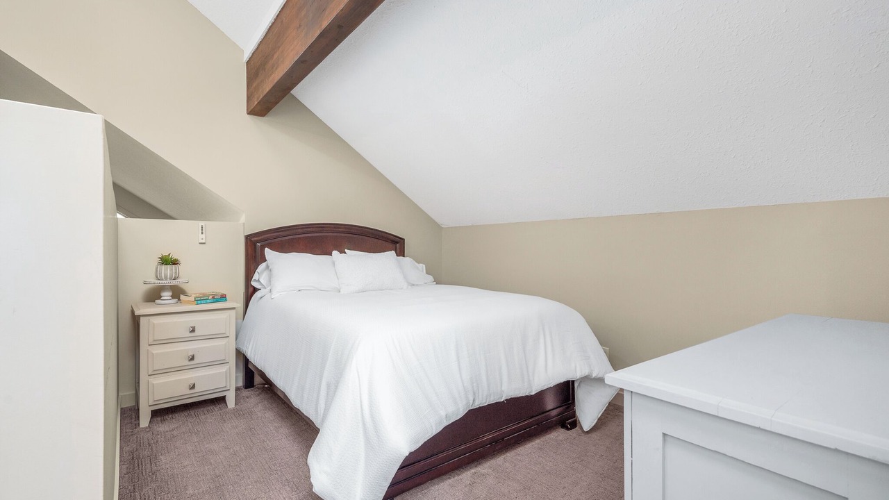 Photo of Bedroom in Silver Star Mountain