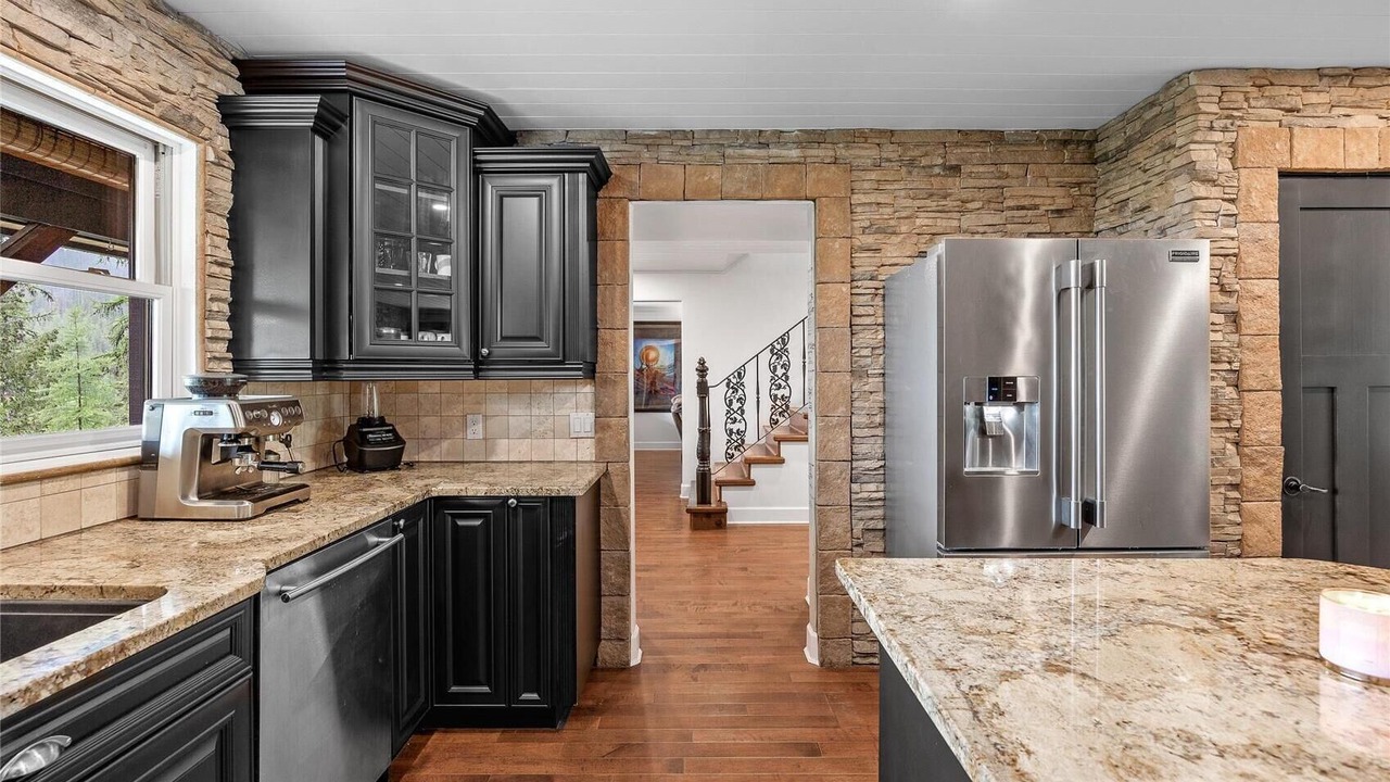 Photo of Kitchen in Silver Star Mountain
