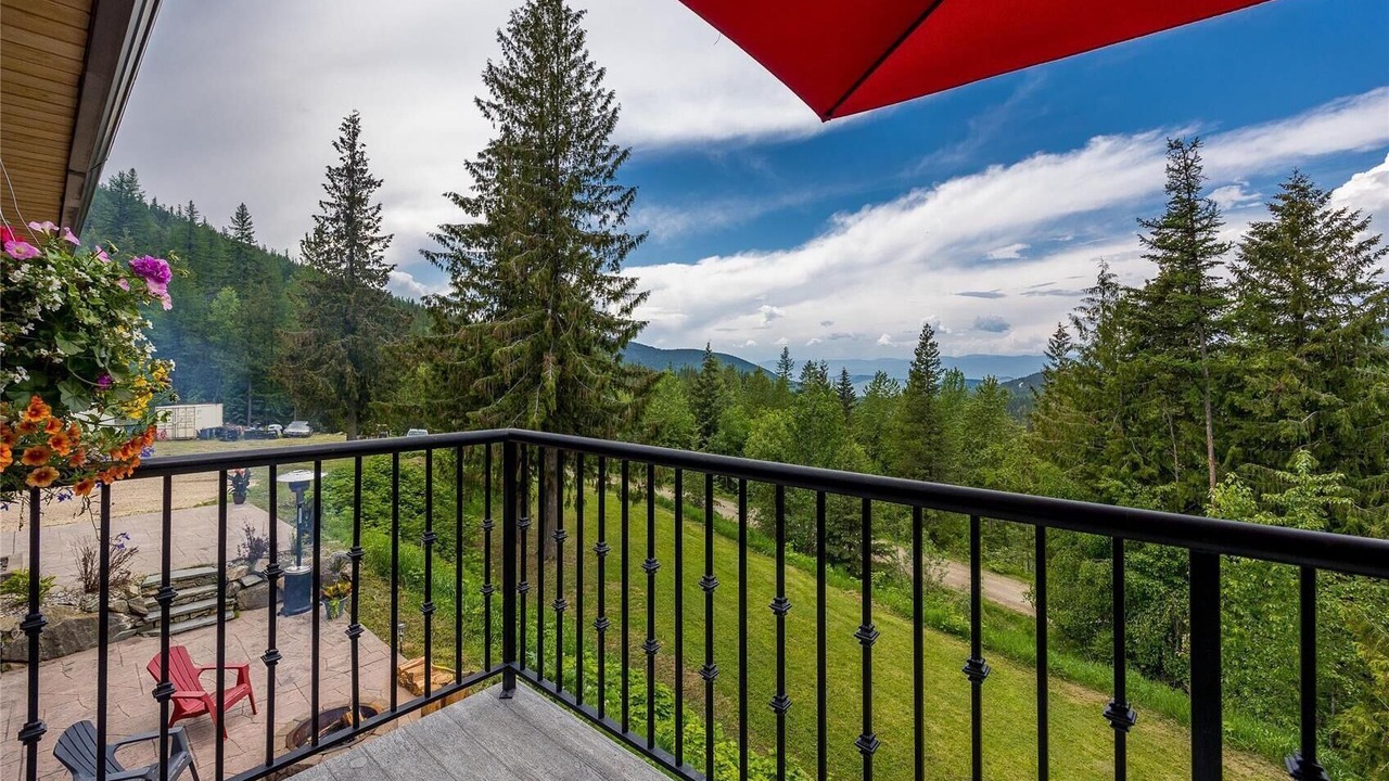 Photo of Patio Balcony in Silver Star Mountain