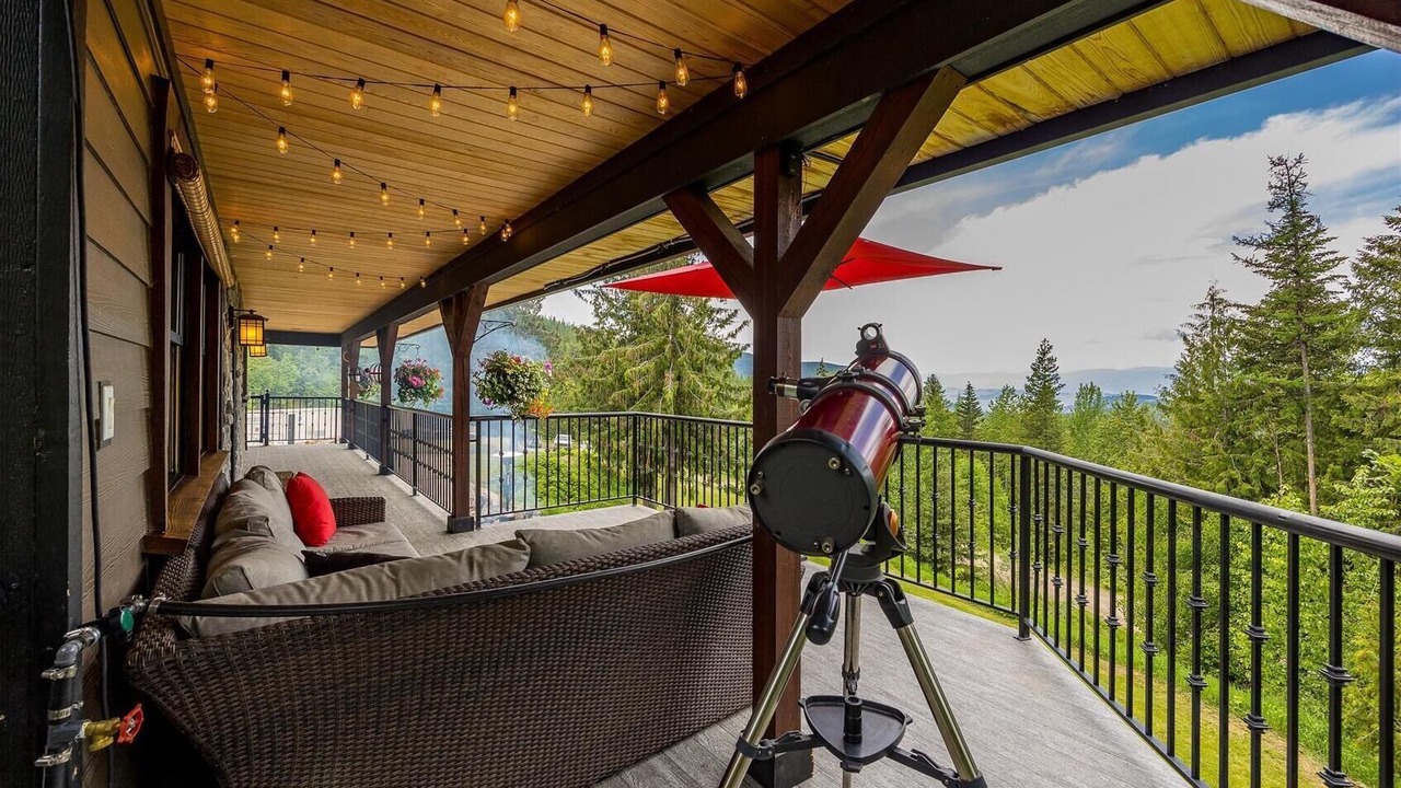 Photo of Patio Balcony in Silver Star Mountain