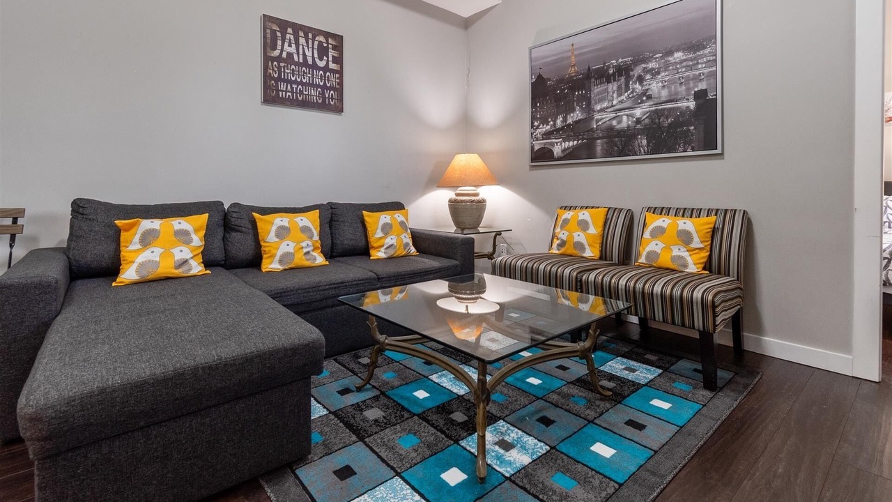 Photo of Livingroom in Guildford