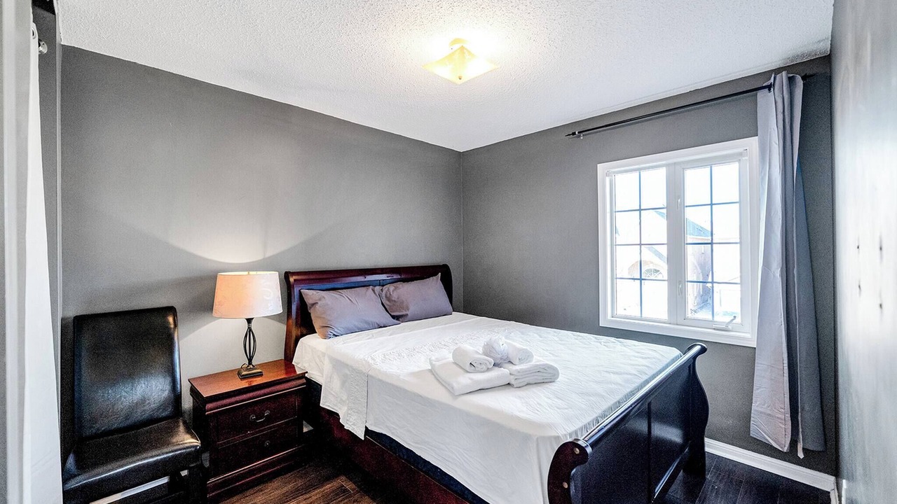Photo of Bedroom in Ajax