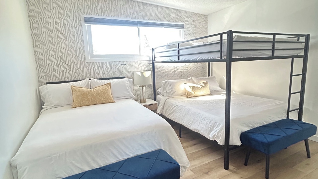 Photo of Bedroom in Canyon Meadows