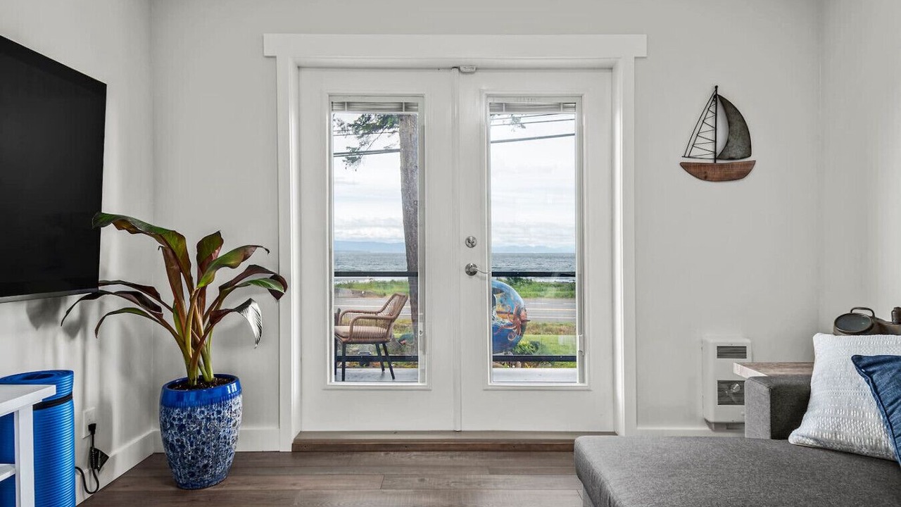 Photo of Livingroom in Campbell River