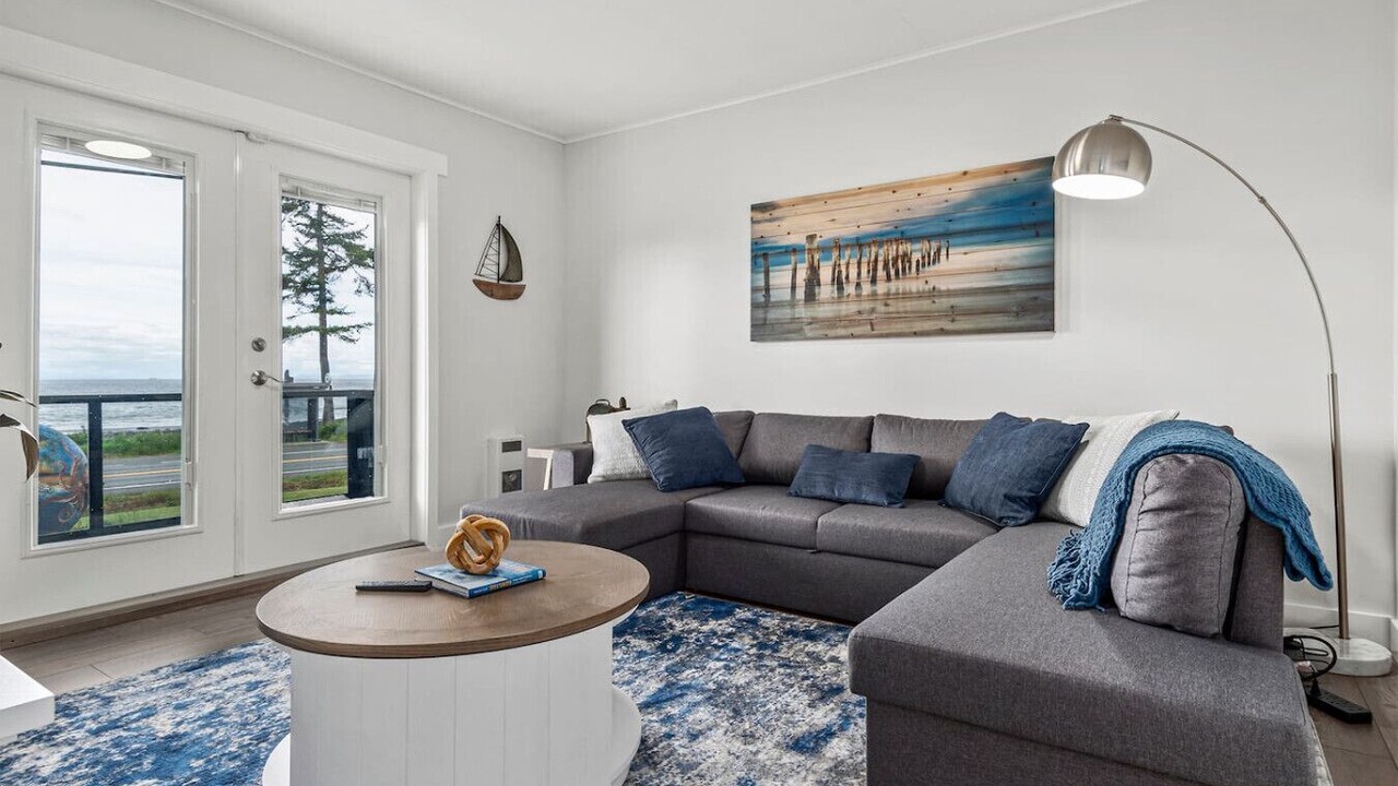 Photo of Livingroom in Campbell River