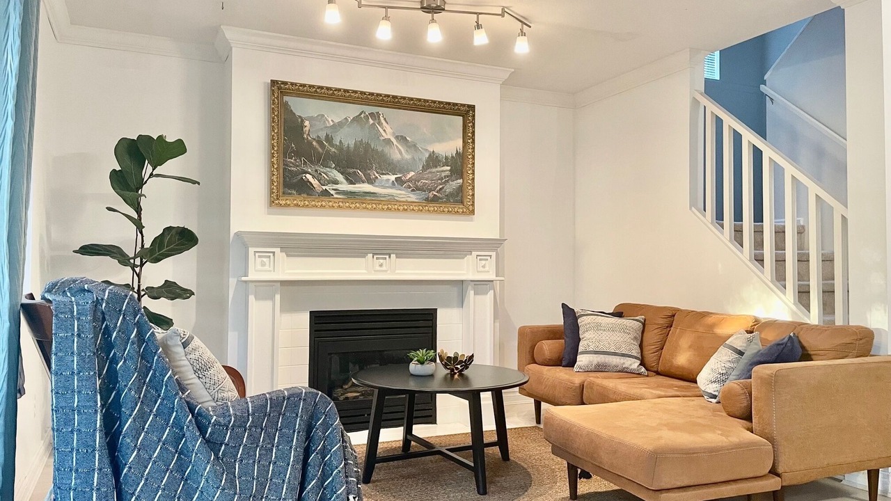 Photo of Livingroom in Walnut Grove