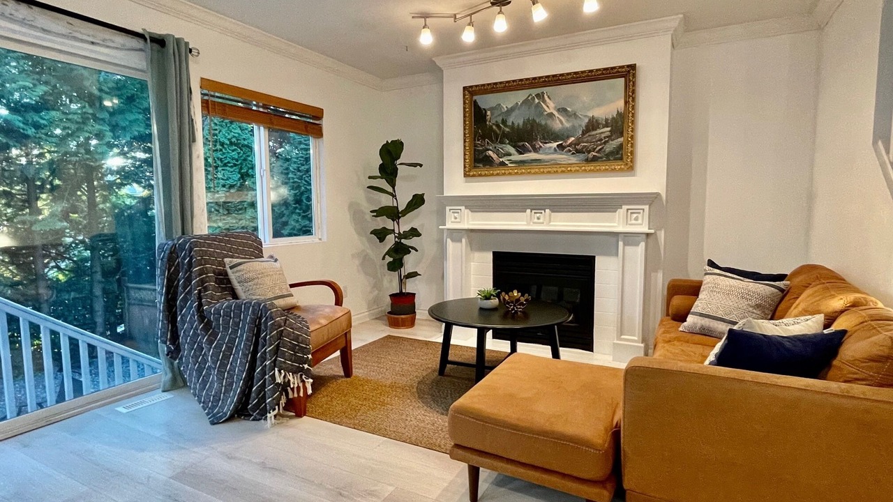 Photo of Livingroom in Walnut Grove