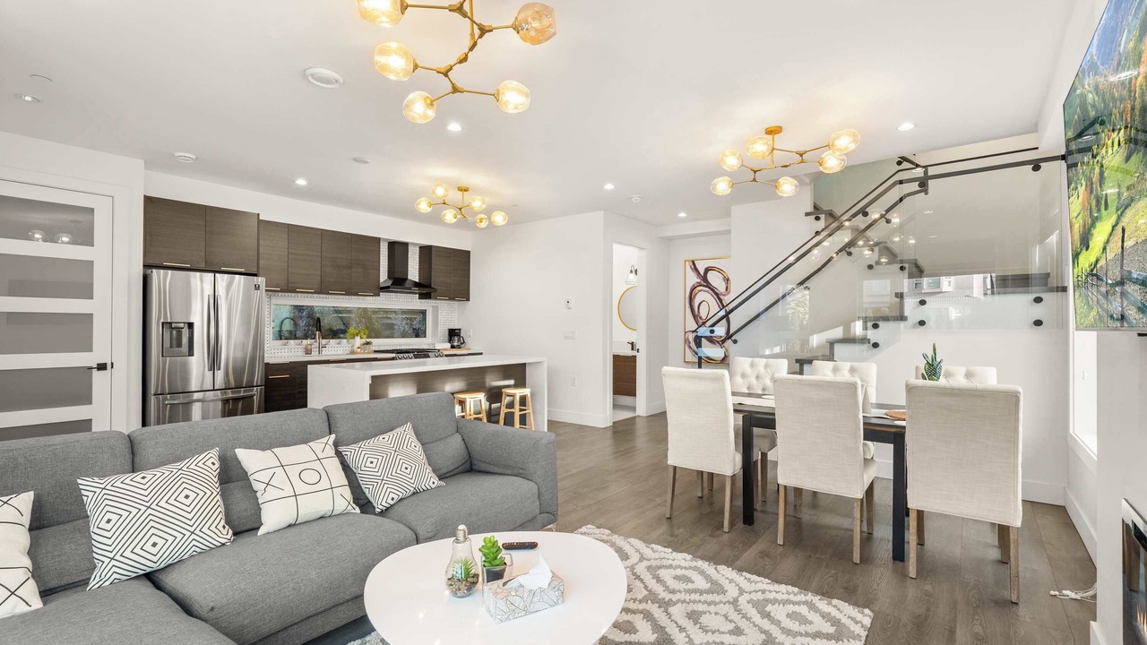 Photo of Livingroom in Marpole