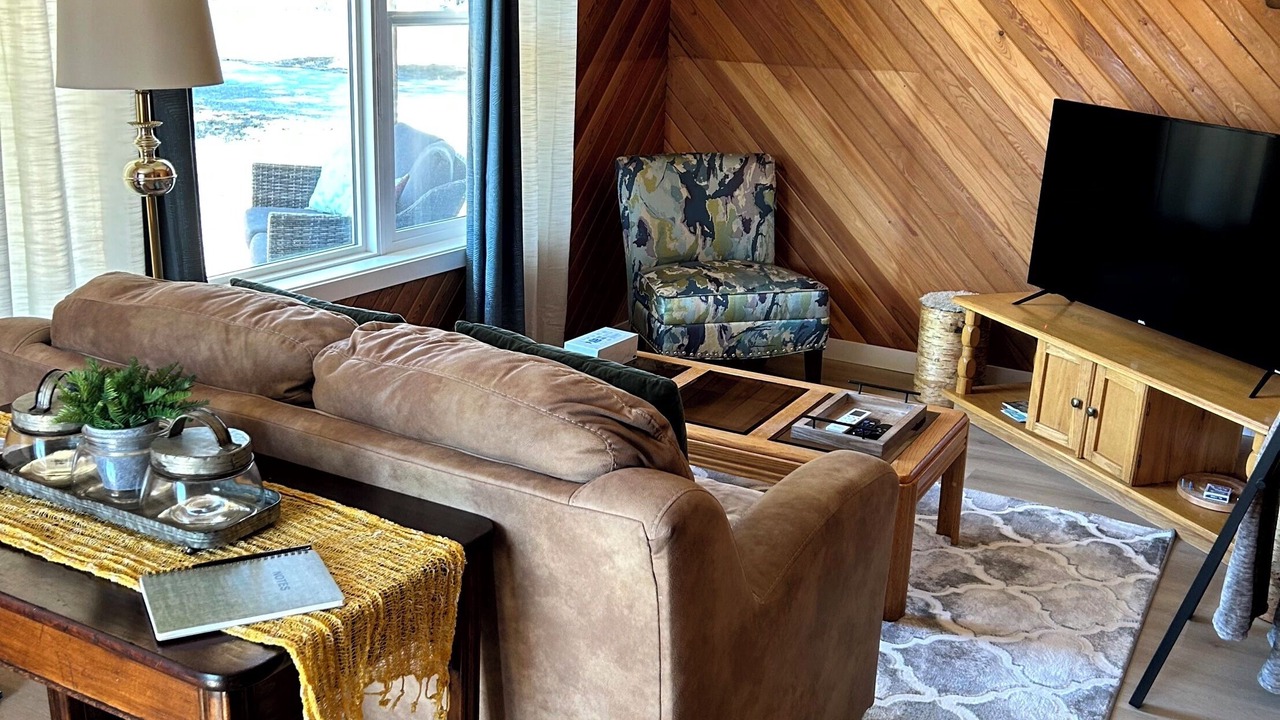 Photo of Livingroom in East Kootenay