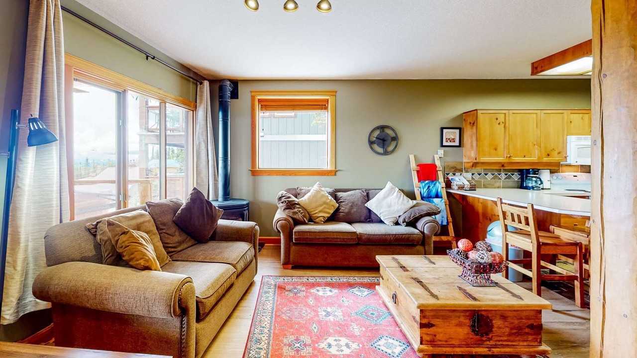 Photo of Livingroom in Snow Pine Estates