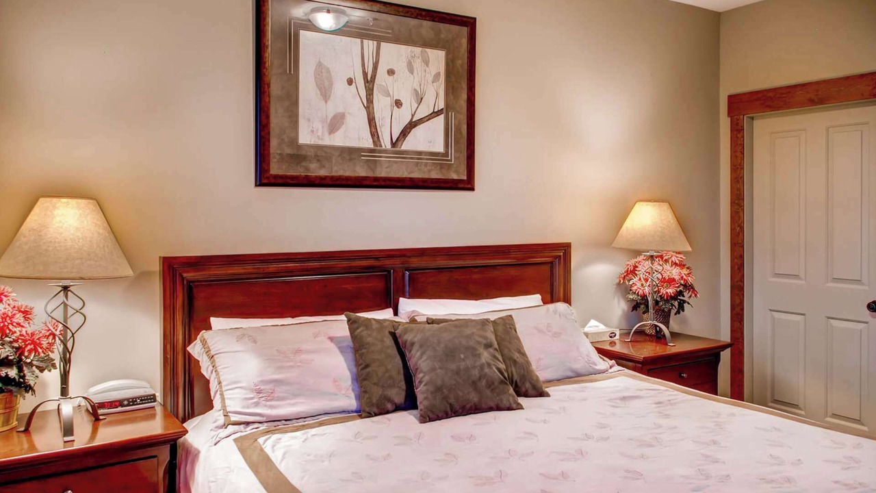 Photo of Bedroom in Snow Pine Estates