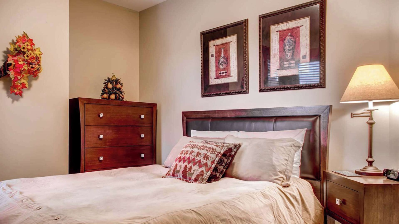 Photo of Bedroom in Snow Pine Estates