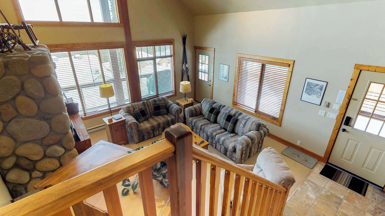 Photo of Livingroom in Snow Pine Estates