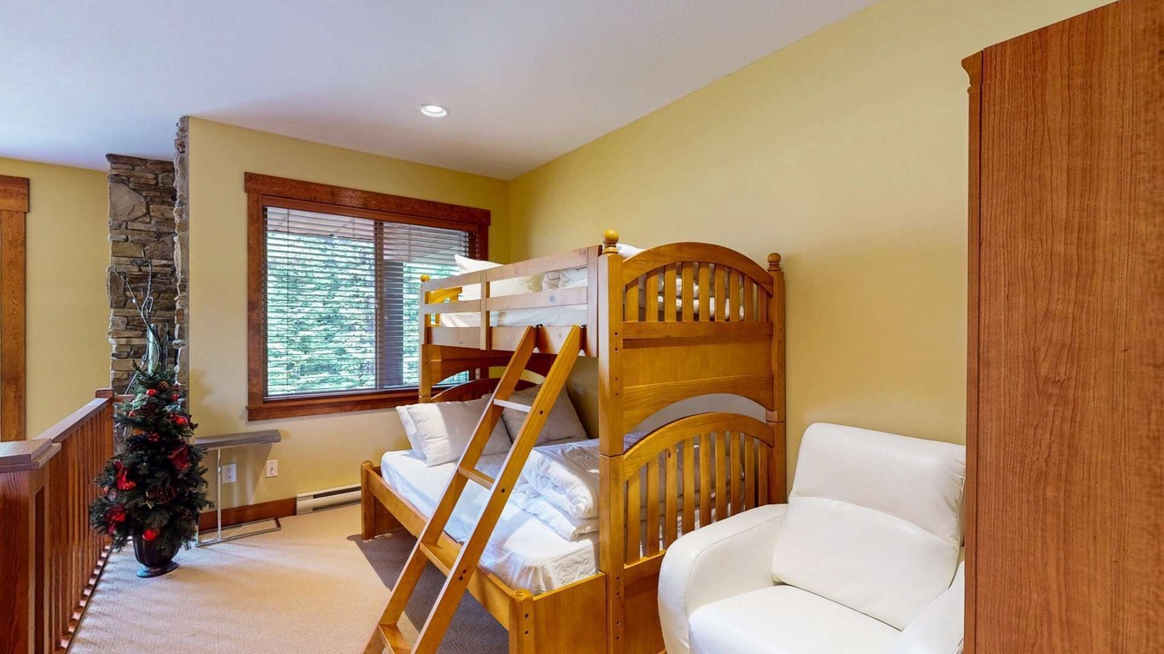 Photo of Bedroom in Snow Pine Estates