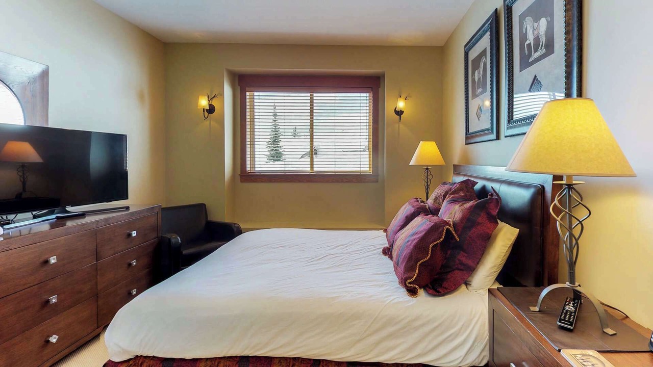 Photo of Bedroom in Snow Pine Estates