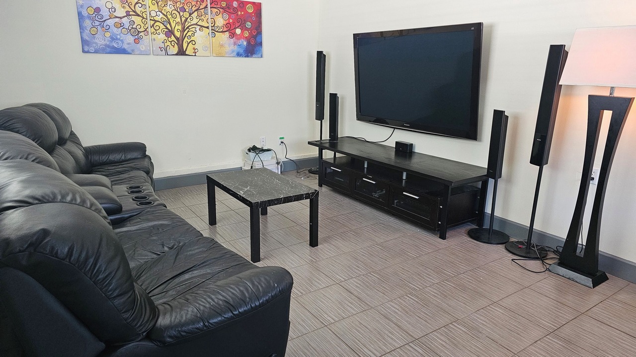 Photo of Livingroom in Guildford