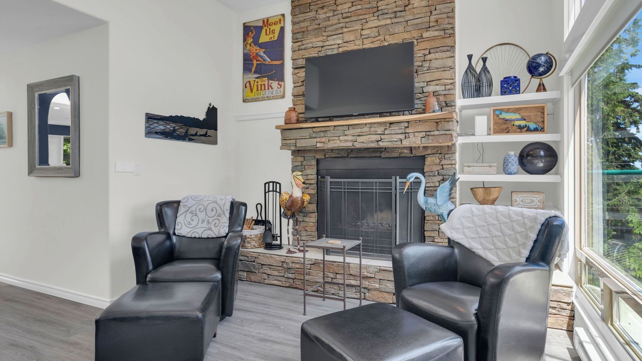 Photo of Livingroom in Yellow Point