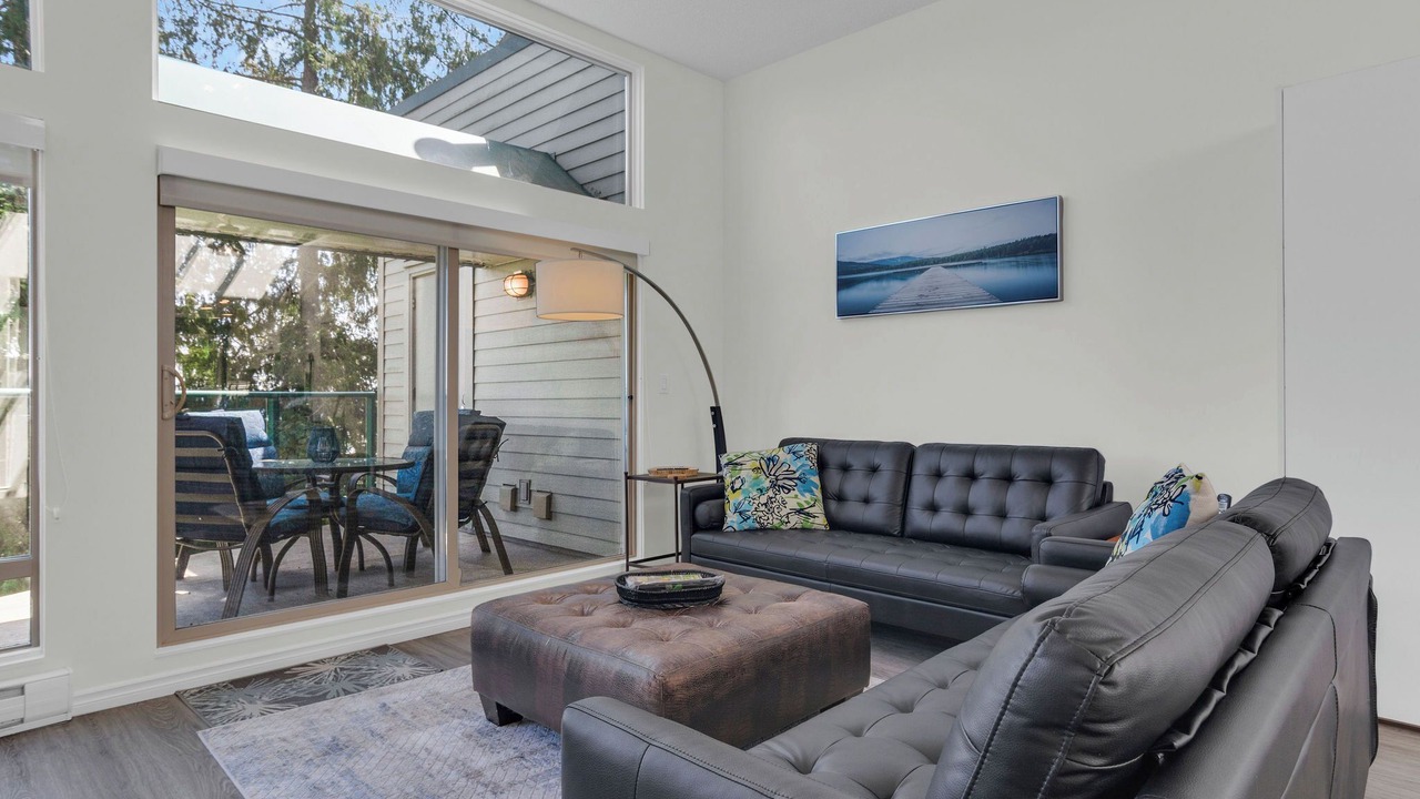 Photo of Livingroom in Yellow Point