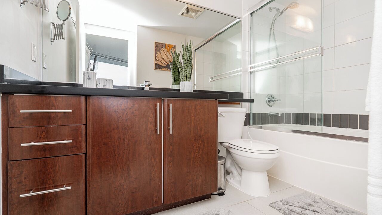 Photo of Bathroom in Chinatown