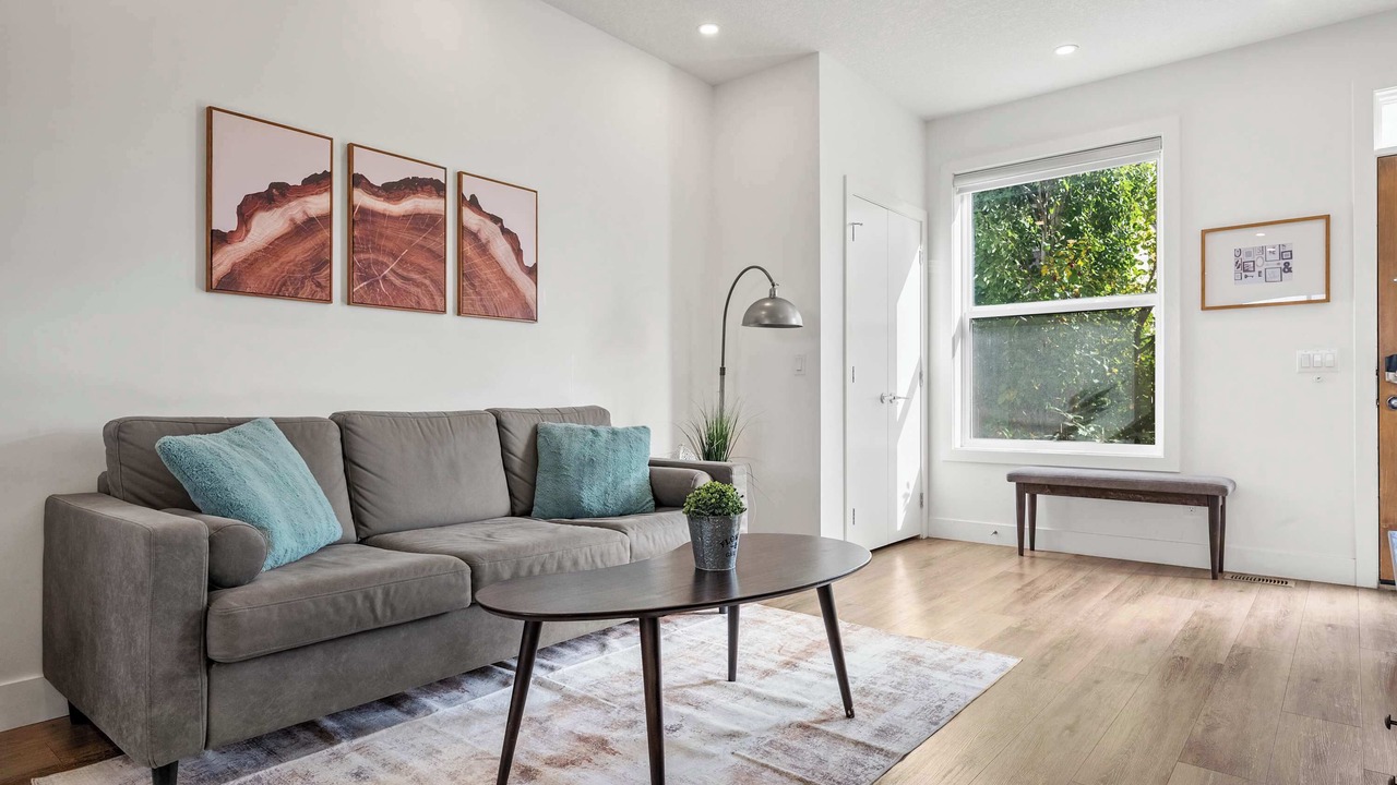 Photo of Livingroom in Bridgeland