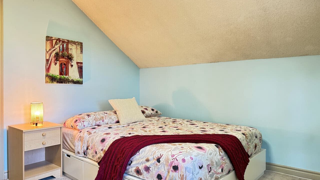 Photo of Bedroom in Colborne