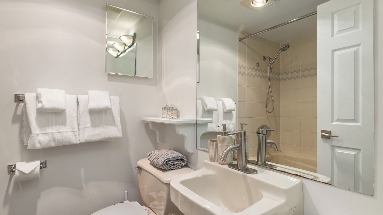 Photo of Bathroom in Upper Village
