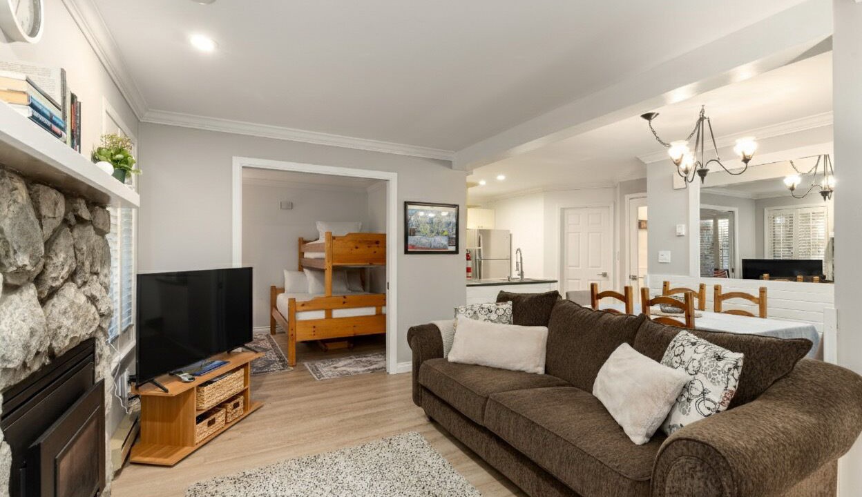 Photo of Livingroom in Upper Village