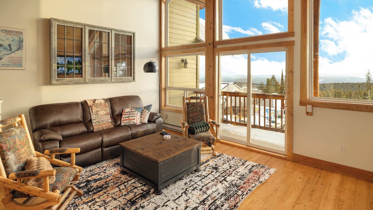 Photo of Livingroom in Snow Pine Estates