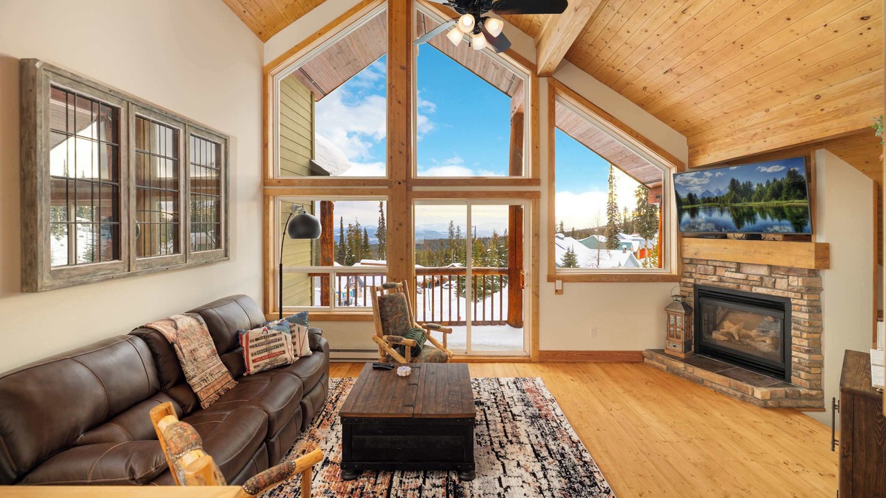 Photo of Livingroom in Snow Pine Estates