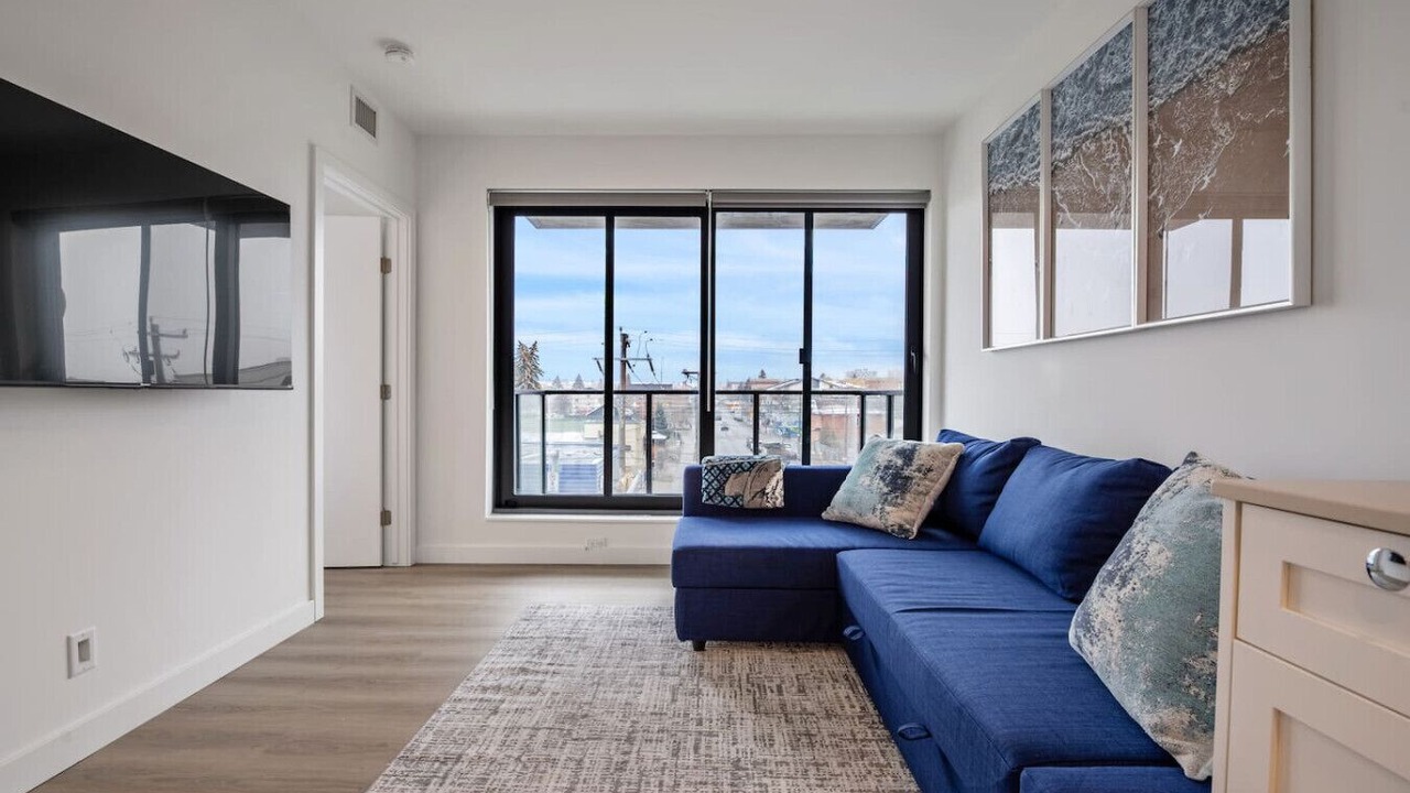 Photo of Livingroom in Crescent Heights
