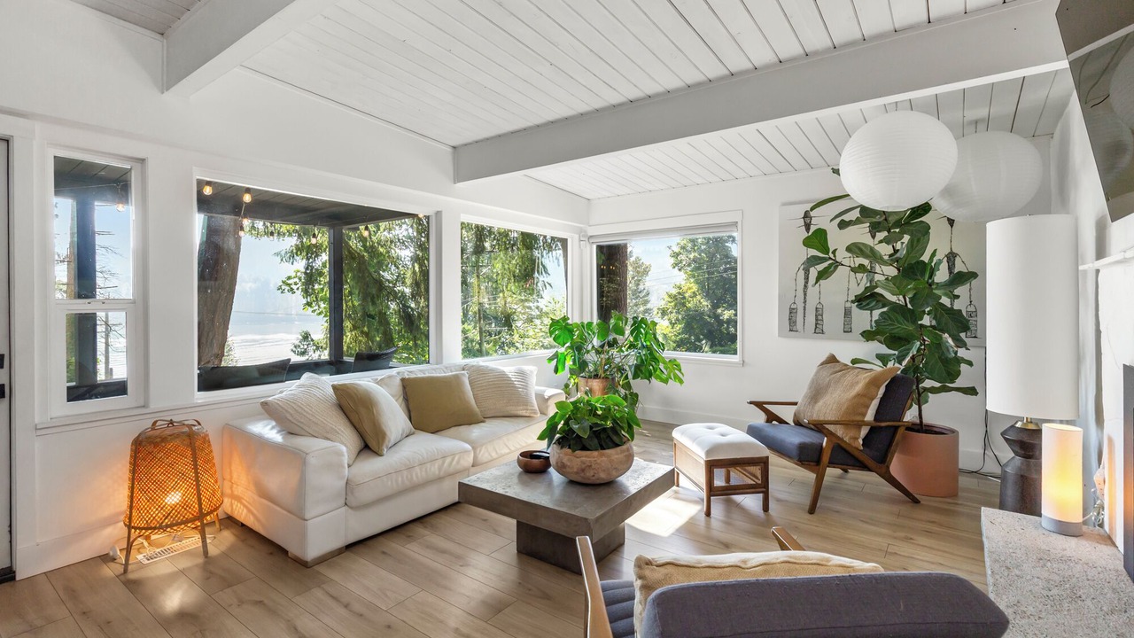 Photo of Livingroom in Hatzic