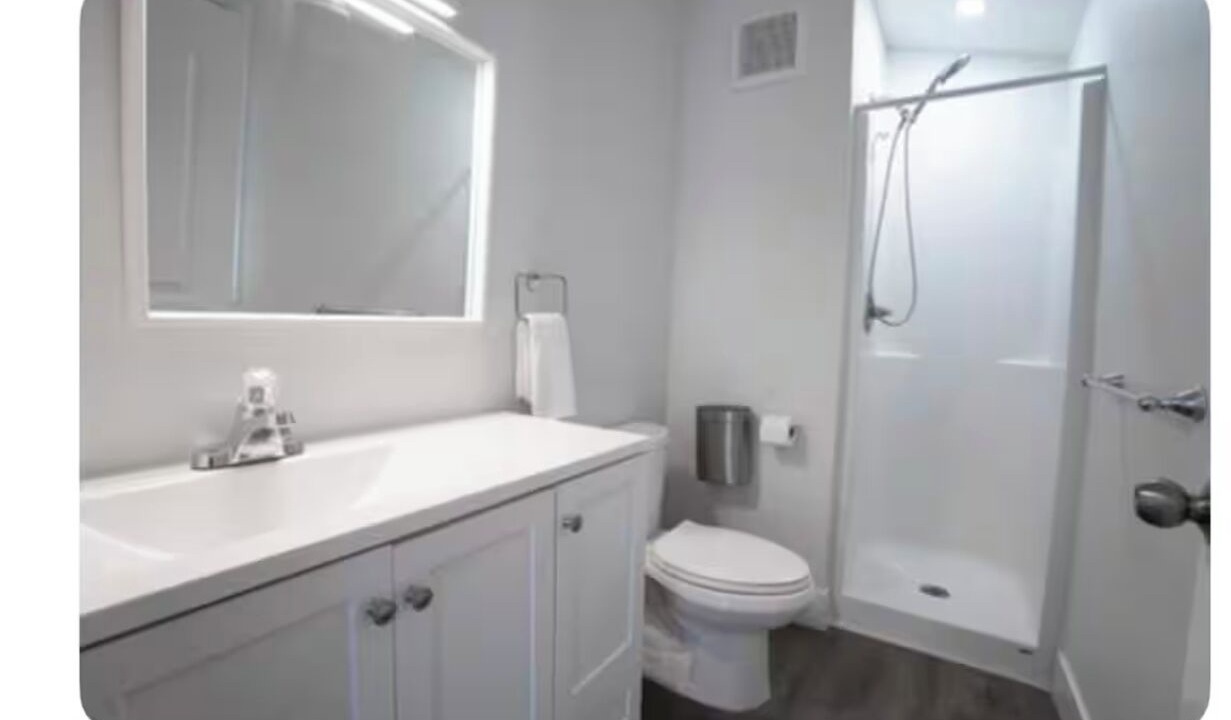Photo of Bathroom in Harrison Hot Springs