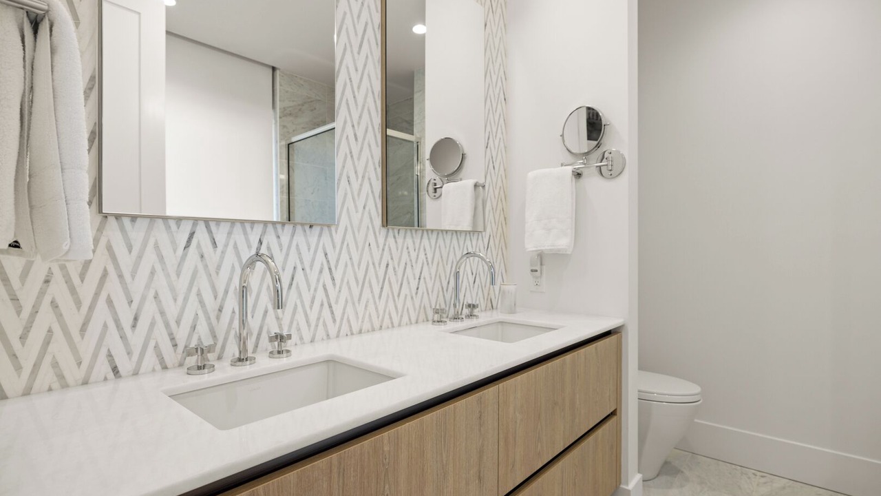 Photo of Bathroom in Inner Harbour