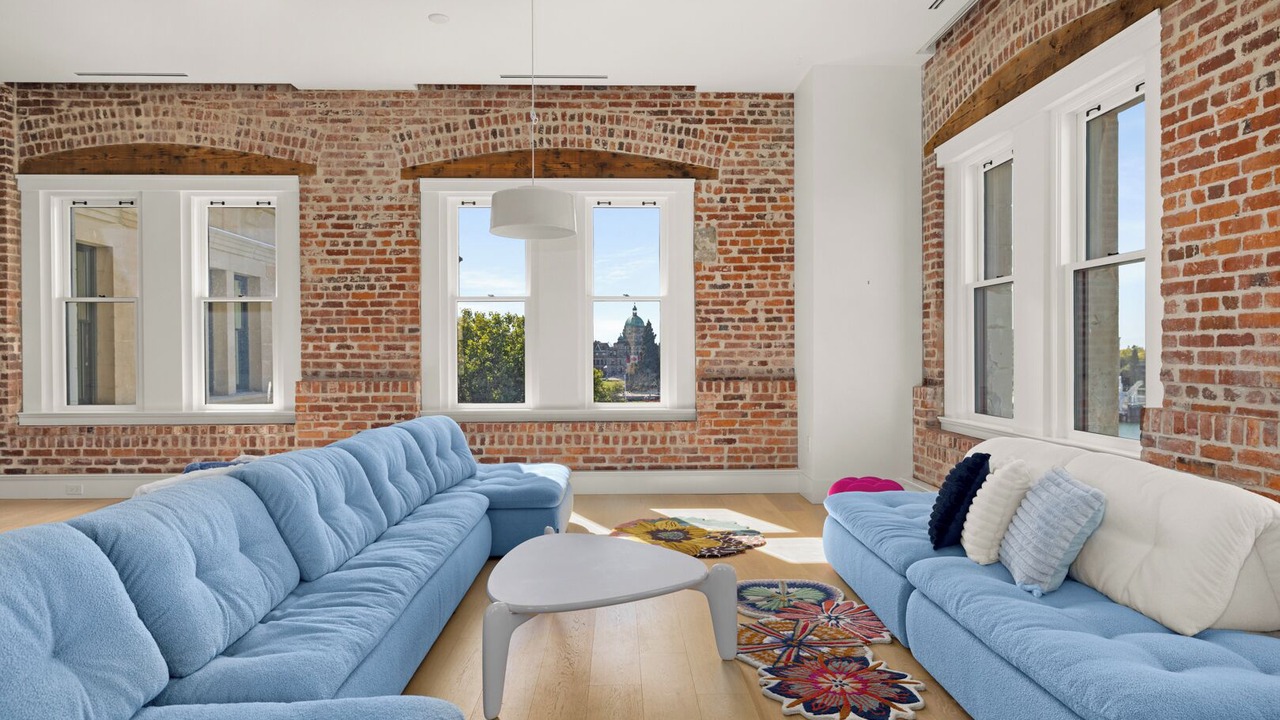 Photo of Livingroom in Inner Harbour