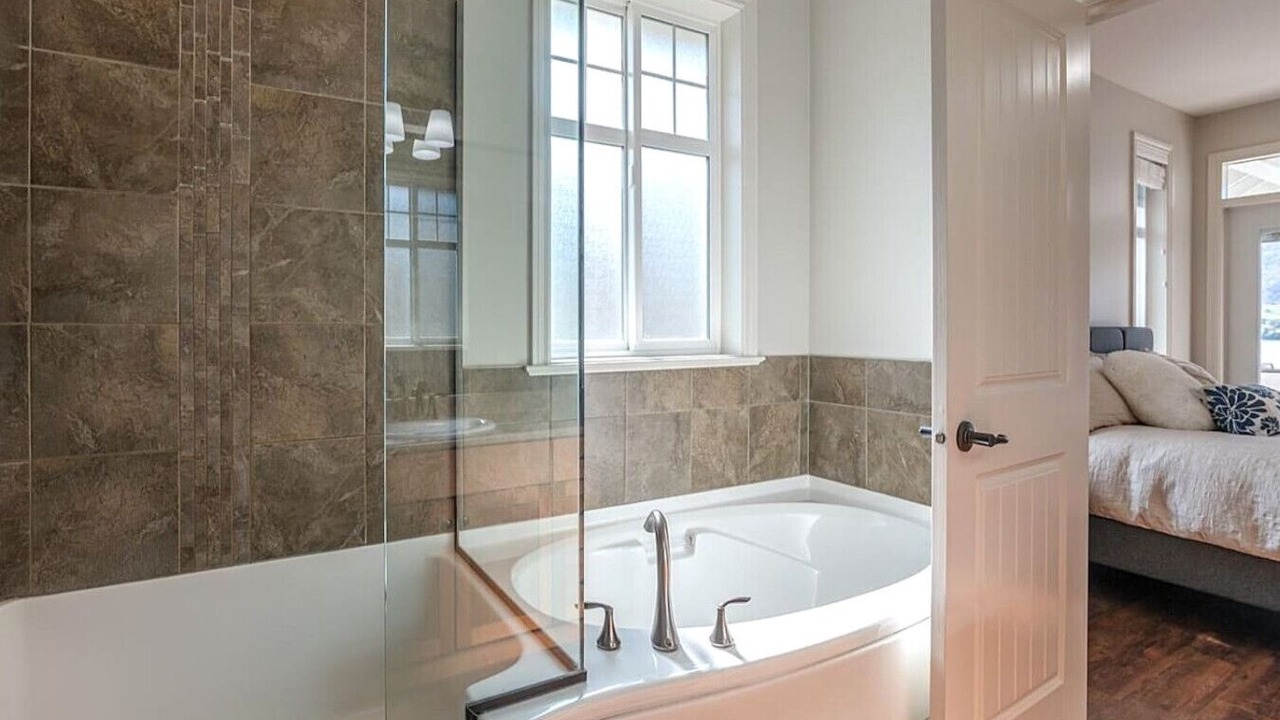 Photo of Bathroom in Okanagan-Similkameen